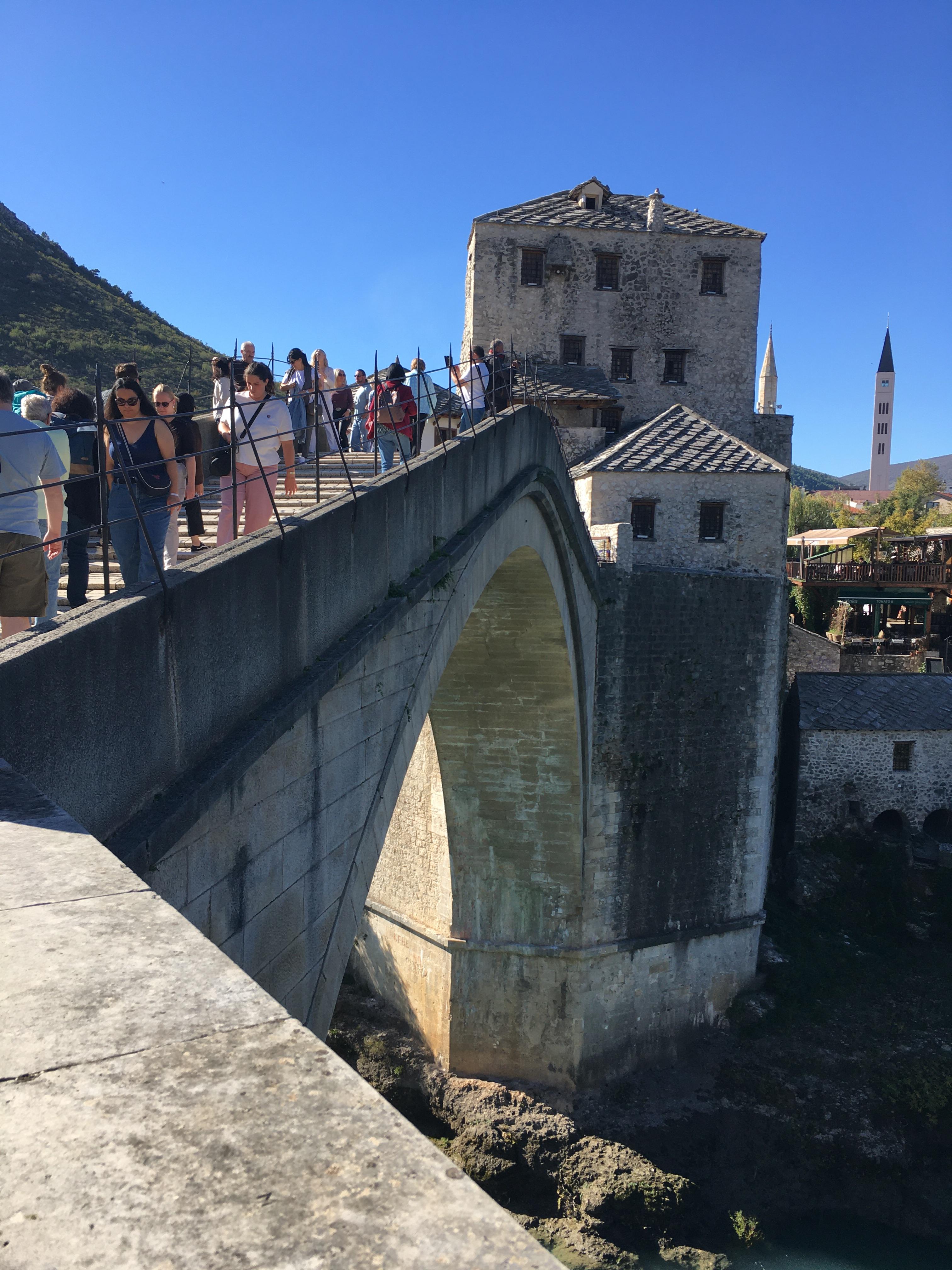 V terénu
